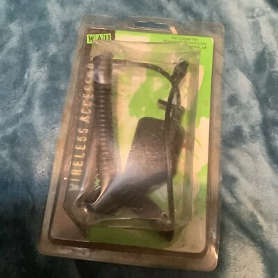 WAU Car charger for Motorola razr v3 Unopened - Image 1 of 3