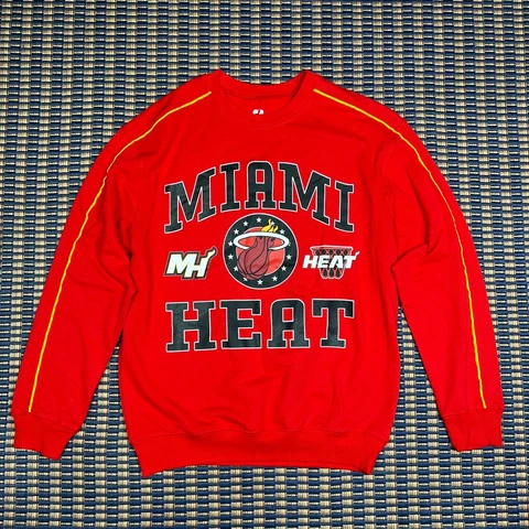 Miami Heat Pullover Fleece Sweatshirt Crewneck Mens Small Red Classic Logo Cover