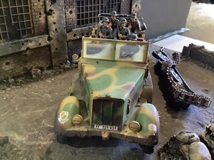 Collectors Showcase Cso0517 SdkF7 & driver + 4 collectors/S/C seated troopers - Picture 1 of 5