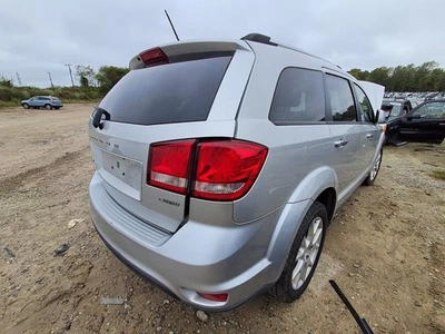 Used Right Tail Light Assembly fits: 2013 Dodge Journey w/LED lamps quarter pane — 第 1/4 张图片