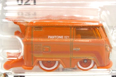 HOT WHEELS 2026 PANTONE SERIES VOLKSWAGEN KOOL KOMBI - image 1 of 3