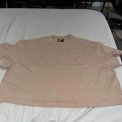 Nike Women’s Sportswear  Cropped Loose Fit T-Shirt Size XXL Peach - Image 1 of 4