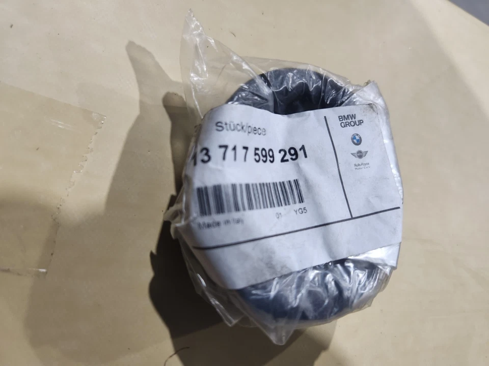 Sello de conducto de aire original OEM inferior para BMW 13717599291 Foto 1 de 1