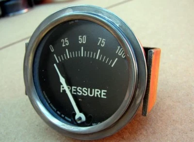 DE COLECCIÓN CARA NEGRA 100 LB AGUJA ATAÚD ROCHESTER MANÓMETRO DE PRESIÓN DE ACEITE Foto 1 de 2