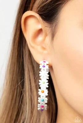 Paparazzi Jewelry ~ Daisy Disposition Multi Hoop Earrings ~ NEW!! Foto 1 de 4