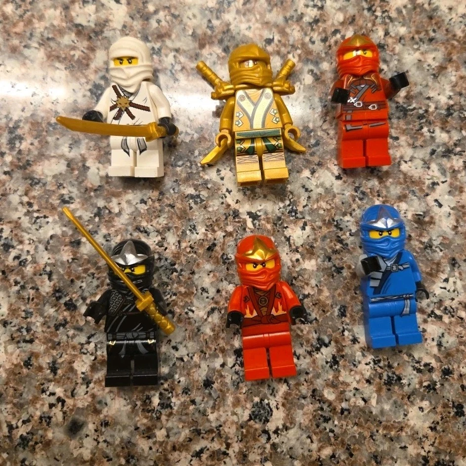 Lego Ninjago Minifiguras Lote 6, Armas Doradas Foto 1 de 4