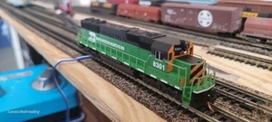 Atlas N-scale EMD SD60 Burlington Northern #8301 Tiger Stripes Used - Picture 1 of 4