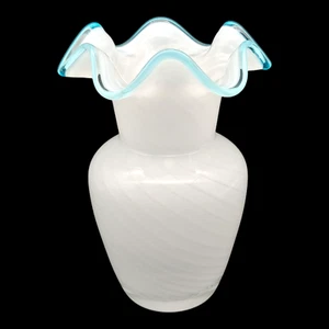 Mundgeblasene Aqua Crest Opal Kunstglas Vase - 6" blau weiß Wirbel geraffter Rand - Bild 1 von 7