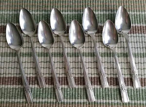 8 WM A. Rogers AA Heavy Oneida LTD Silver Plate Flatware Artistic Teaspoons - Picture 1 of 7