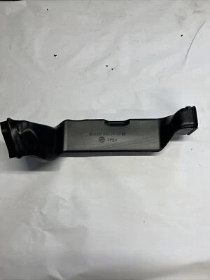 2003-2009 Mercedes-Benz W211 E320 E500 Air Duct Panel 2118312046 - Image 1 of 3