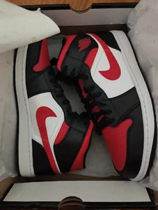 Nike Air Jordan 1 Mid Bred Toe 554724-079 Lifestyle Sneaker - Picture 1 of 6