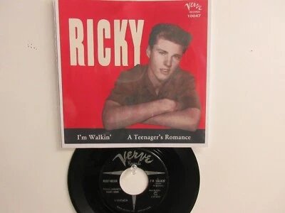  💥RICKY NELSON HIT 45+PICTURE [ A TEENAGER'S ROMANCE / I'M WALKIN' ]  1957 ! 💥 Foto 1 de 4