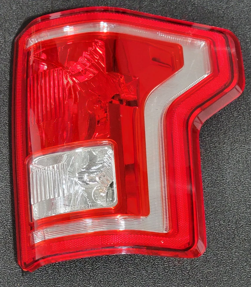 Tail Light for 2015 - 2017 F150 Passenger Tail Light w/ Bulbs fits FORD F-150 - Imagem 1 de 2