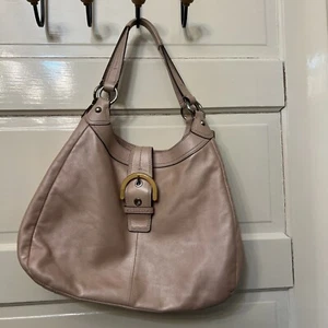 Bolso Hobo Coach Blush Peach Soho Lynn Cuero Guijarro - Imagen 1 de 7