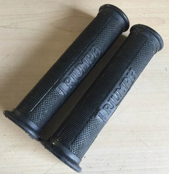 Triumph 1" Doherty Lenkergriffe Mit Logo T100 T110 T120 Etc - Image 1 of 1