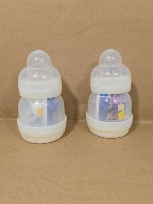 Lote de 2 botellas anticólicos MAM Easy Start de 4,5 oz con chupetes de inicio Foto 1 de 4