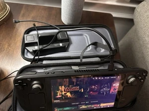 Steam Deck 256GB LCD With 512gb SD Card, Carry Case and Docking Station - Picture 1 of 2