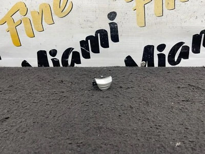 2009-2020 Nissan 370Z Центральная консоль Подлокотник Крышка Кнопка / Отпустить OEM - Изображение 1 из 4