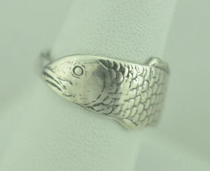 Dainty Solid 925 Sterling Silver Small Fish Adjustable Spoon Ring - Picture 1 of 6