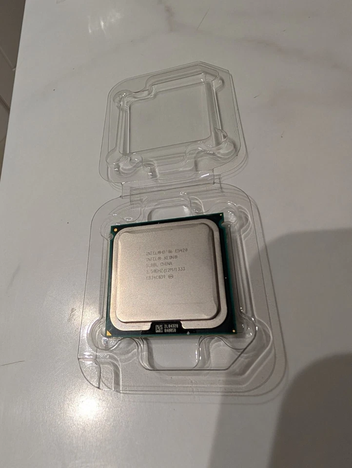 Intel Xeon E5420 - 2.5GHz (SLBBL) Processor - Image 1 of 1