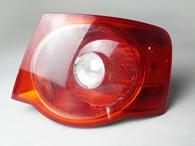 Luz trasera Volkswagen Jetta 2005-2007 lámpara de freno cuarto exterior derecha Rh Foto 1 de 4