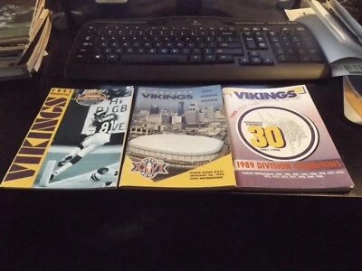 1990 and 1991 Minnesota Vikings NFL Football Media Guide Set! & 1991 Prospectus - Image 1 of 2
