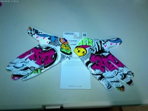 BATTLE DOOM SPEED FOOTBALL GLOVES #10GL000001 ADULT LARGE WHITE BLACK NWT - Picture 1 of 2