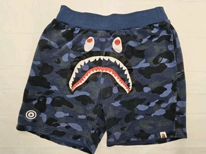 A Bathing Ape Herren Shark Blue Camo Sweat Shorts Gr. Large Top Zustand - Bild 1 von 7