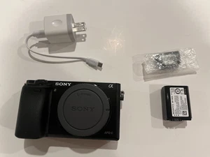 Sony A6000 24.3MP Mirrorless Digital Camera - Black (ILCE-6000) Free Ship - Picture 1 of 4