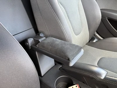 Audi TT mk2 8J Coupe Padded Arm Rest Upholstered With Choice Of Colours - Image 1 of 4
