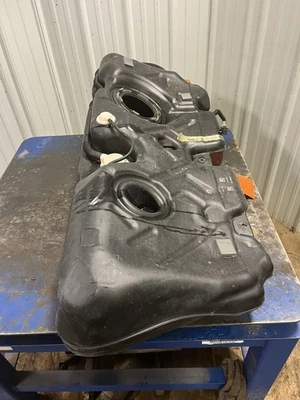 MINI COOPER TANQUE DE GASOLINA 14-20 11,6 GALONES Foto 1 de 4