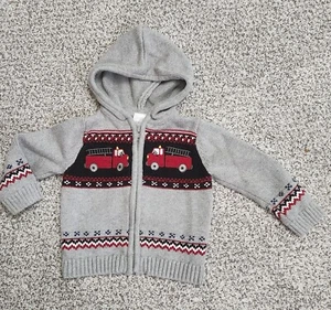 SUÉTER USADO EN EXCELENTE ESTADO VINTAGE GYMBOREE GRIS CON CAPUCHA CAMIÓN DE BOMBEROS CREMALLERA FRONTAL 12-18 MO - Imagen 1 de 1