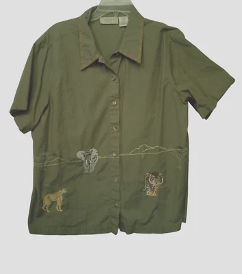 Camisa bordada feminina com tema de safári Lemon Grass Twofer 20W verde oliva - Imagem 1 de 4