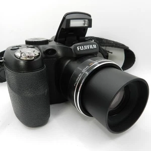 Fujifilm Finepix S1800 Digital Camera 12 MP 18x Wide Black - TAKES AAs - TESTED - Bild 1 von 15