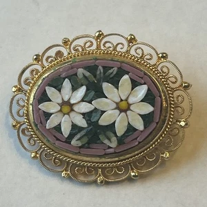 Vintage Italian Micro Mosaic Daisy White Flower Design Oval Brooch Pin 1.4” - Imagen 1 de 6