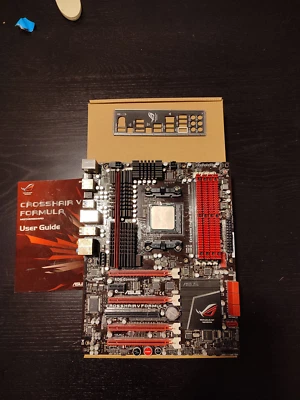 Asus Crosshair V Formula + AMD FX-8350 + 4x4GB DDR3 Corsair Dominator GT - Immagine 1 di 4