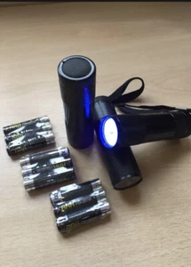 3 Ja 3 UV Ultraviolett 9 LED Taschenlampen - Mehrfachverwendung - mit GRATIS BATTERIEN - Bild 1 von 2