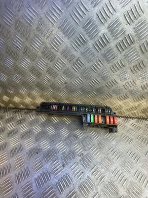 2008 BMW 5 SERIES 520D SE 4DR 2.0 POWER DISTRIBUTION FUSE BOX 6957330-02 - Image 1 of 2