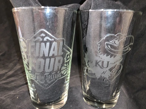 2022 FINAL FOUR CONTENDER KANSAS JAYHAWKS ETCHED 16 oz PINT GLASSES (2) NEW Cover