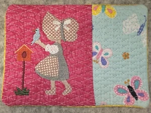 Handmade Mug Rug Embroidered Quilted Coaster Cotton Sunbonnet Sue Gift B4 - Picture 1 of 2