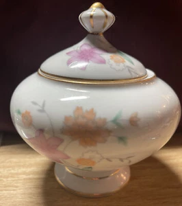 Cera e Noor Bernardaud Limoges France sugar dish and Lid gold trim floral lily - Picture 1 of 6