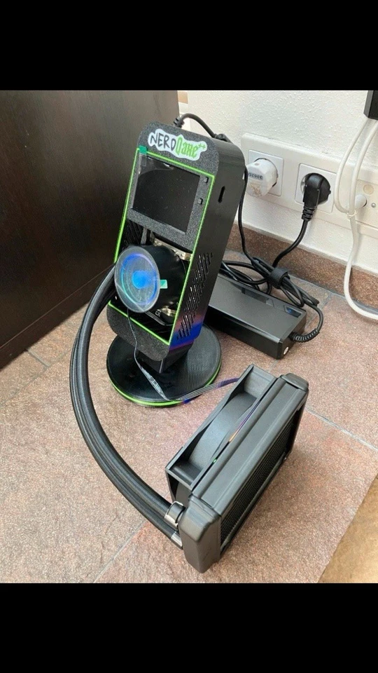 NerdQaxe++ Hydro Bitcoin Miner von Bitaxe mit 4.8 TH/s - Bild 1 von 4