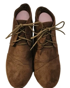 Charles Albert Tan Ankle Tie Up Low Heel Short Boots Size 9 - Picture 1 of 5