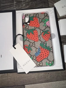 Coque GUCCI édition limitée Strawberry Supreme Smart/iPhone X/XS - NEUVE - Photo 1 sur 7