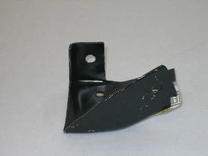 Corvette Radiator Air Baffle Bracket - Lower LH, GM NOS 14058299, 1984 - 1989 - Picture 1 of 3