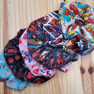 Spiderman Scrunchies | Hecho a mano en EE. UU. | Silicona elástica de larga duración - Imagen 1 de 10