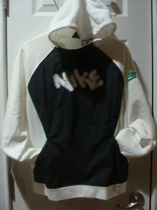 Boys Nike Sportswear Club Fleece Pullover Hoodie CU8946 100 Size XL - Picture 1 of 3