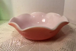 HAZEL ATLAS CRINOLINE Pink/White Ruffled 5 7/8" Bowl Vintage - Picture 1 of 3