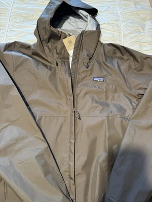 New Patagonia Torrentshell 3L Full Zip Hooded Rain Jacket Walnut Size XL - Image 1 of 4