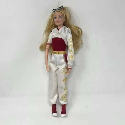 Яркая 12-дюймовая кукла Disney Zombies 4: Dawn of the Vampires Nova - Изображение 1 из 4